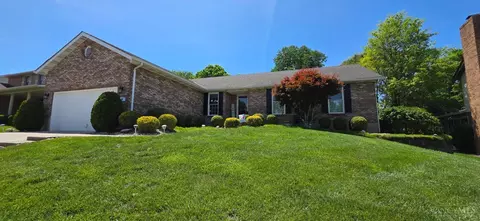 13 Carousel Cir, Fairfield, OH 45014