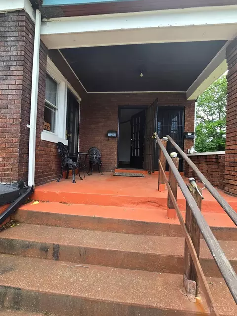 549 Prospect Pl, Cincinnati, OH 45229 photo 2