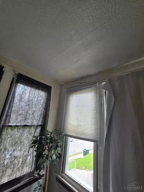 549 Prospect Pl, Cincinnati, OH 45229 photo 4