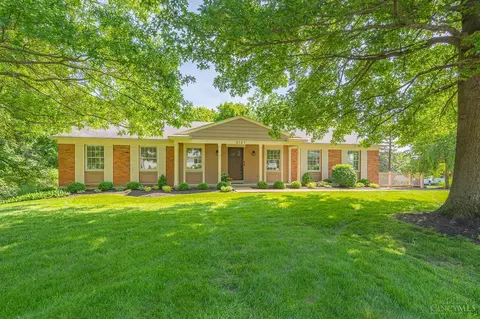 6187 Lakota Dr, Madeira, OH 45243