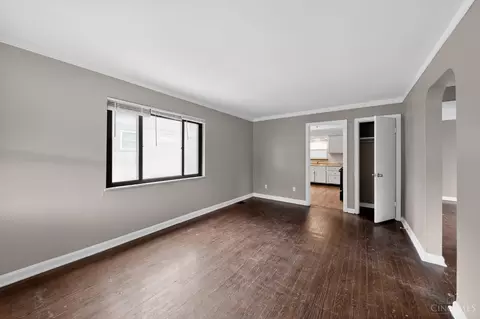 Living - 1903 Acorn Dr, Cincinnati, OH 45231 photo 3 of 3