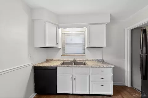 Kitchen - 1903 Acorn Dr, Cincinnati, OH 45231 photo 2 of 3