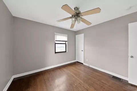 Bedroom - 1903 Acorn Dr, Cincinnati, OH 45231 photo 2 of 5