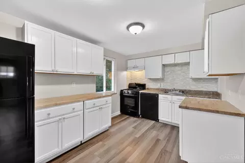 Kitchen - 6331 Stover Ave, Golf Manor, OH 45251 photo 1 of 2