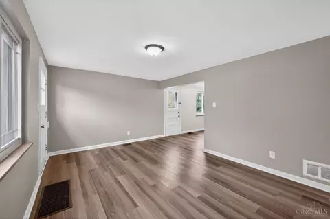 Living - 6331 Stover Ave, Golf Manor, OH 45251 photo 3 of 3