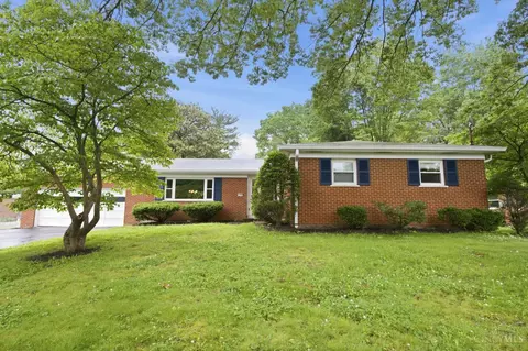 9386 Westbury Dr, Cincinnati, OH 45231