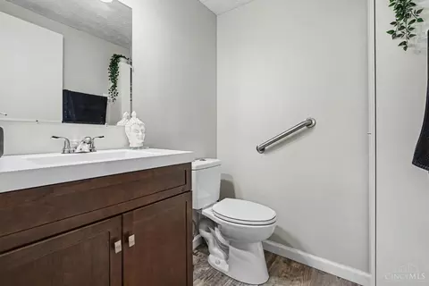 Bath - 492 Maple Circle Dr, Springdale, OH 45246 photo 3 of 3