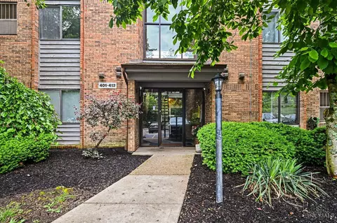 1544 Galbraith Rd, Cincinnati, OH 45231