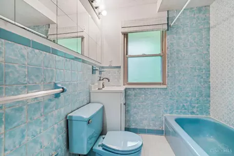 Bath - 3148 W Fork Rd, Cincinnati, OH 45211 photo 5 of 5
