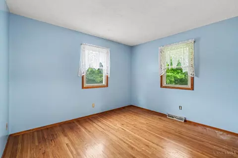Bedroom - 3148 W Fork Rd, Cincinnati, OH 45211 photo 4 of 5