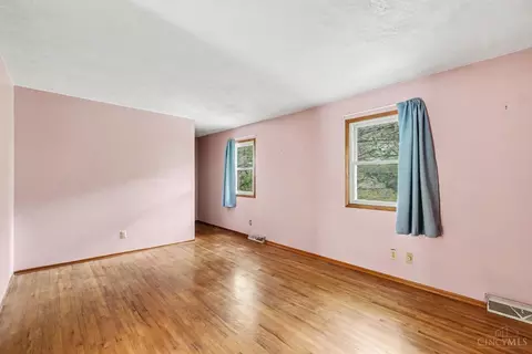 Living - 3148 W Fork Rd, Cincinnati, OH 45211 photo 4 of 4