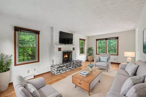 Living - 3148 W Fork Rd, Cincinnati, OH 45211 photo 2 of 4