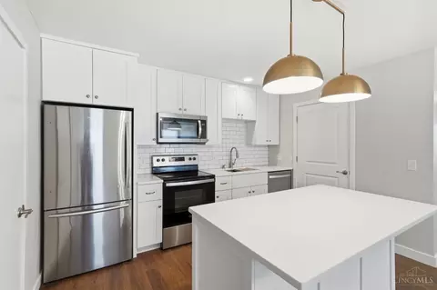 Kitchen - 247 Overbrook Dr, Monroe, OH 45050 photo 2 of 4
