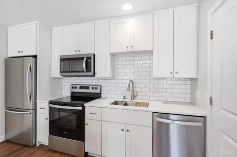 Kitchen - 247 Overbrook Dr, Monroe, OH 45050 photo 3 of 4