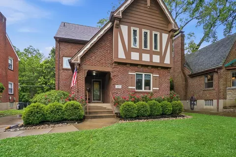 3871 Drakewood Dr, Cincinnati, OH 45209