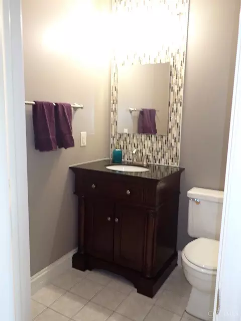 Bath - 469 Maple Circle Dr, Springdale, OH 45246 photo 1 of 7
