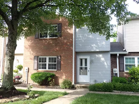 469 Maple Circle Dr, Springdale, OH 45246