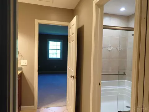 Bath - 469 Maple Circle Dr, Springdale, OH 45246 photo 5 of 7