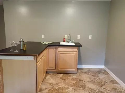 Kitchen - 469 Maple Circle Dr, Springdale, OH 45246 photo 3 of 6