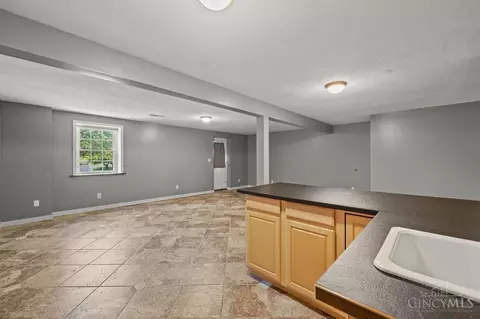 Living - 469 Maple Circle Dr, Springdale, OH 45246 photo 4 of 5