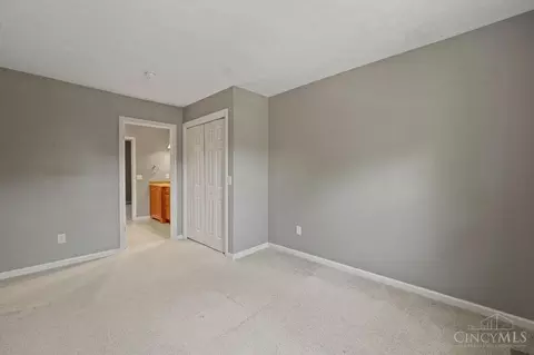 Bedroom - 469 Maple Circle Dr, Springdale, OH 45246 photo 4 of 6