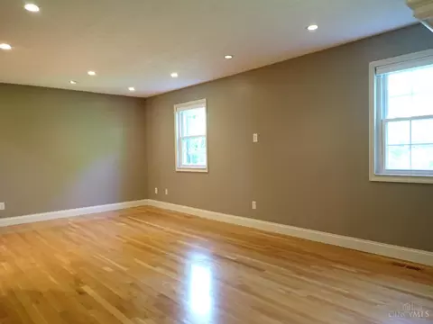 Living - 469 Maple Circle Dr, Springdale, OH 45246 photo 3 of 5