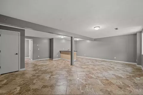 Living - 469 Maple Circle Dr, Springdale, OH 45246 photo 5 of 5