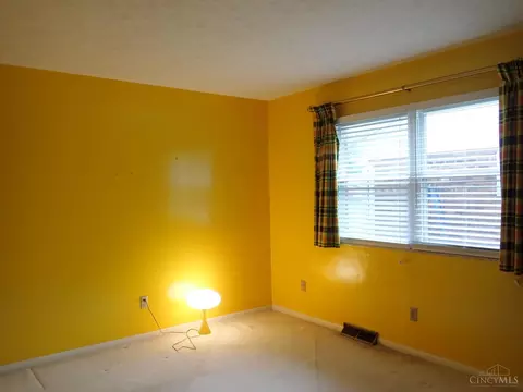 Bedroom - 688 Buff Ct, Cincinnati, OH 45231 photo 3 of 6