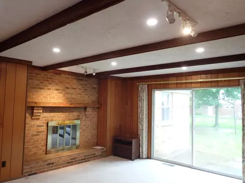 Living - 688 Buff Ct, Cincinnati, OH 45231 photo 2 of 7