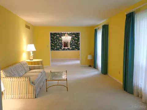 Living - 688 Buff Ct, Cincinnati, OH 45231 photo 1 of 7