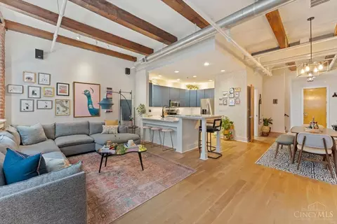 26 Sixth St, Cincinnati, OH 45202