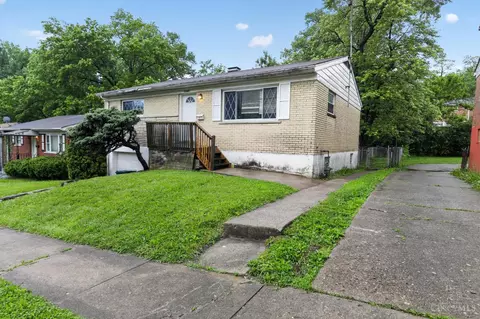 2945 Aquadale, Cincinnati, OH 45211