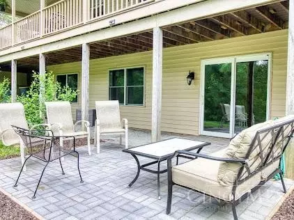 Exterior - 2211 Reeder Rd, Blanchester, OH 45107 photo 6 of 10