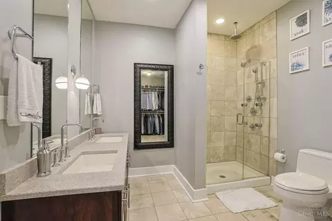 Bath - 26 Sixth St, Cincinnati, OH 45202 photo 1 of 2
