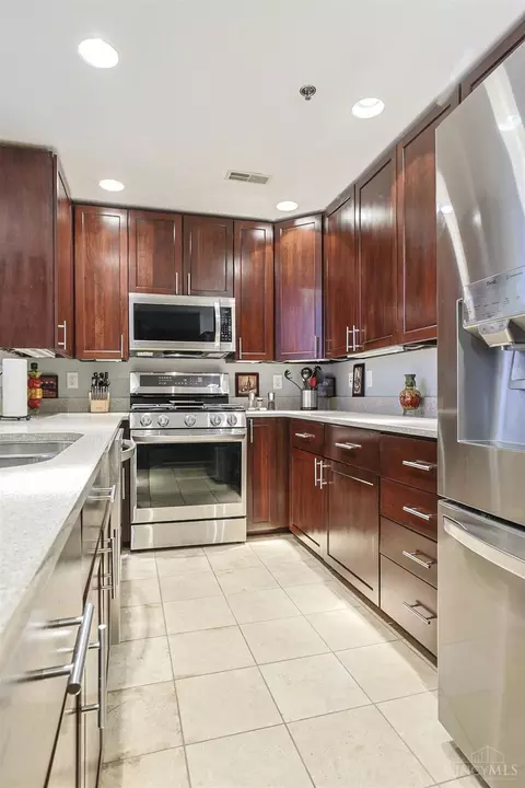 Kitchen - 26 Sixth St, Cincinnati, OH 45202 photo 2 of 3