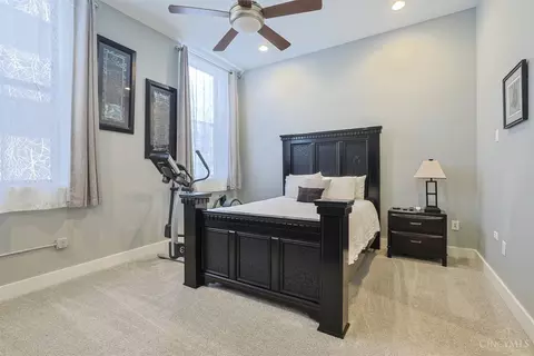 Bedroom - 26 Sixth St, Cincinnati, OH 45202 photo 1 of 5