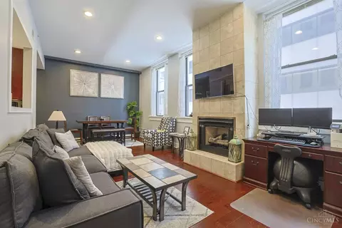 Living - 26 Sixth St, Cincinnati, OH 45202 photo 1 of 5