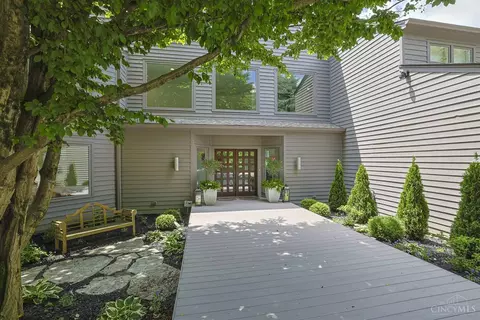 20 Grandin Ln, Cincinnati, OH 45208