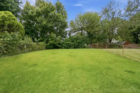 Exterior - 6229 Fairhurst Ave, Cincinnati, OH 45213 photo 10 of 12