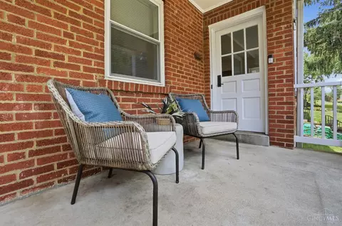 Exterior - 6229 Fairhurst Ave, Cincinnati, OH 45213 photo 3 of 12