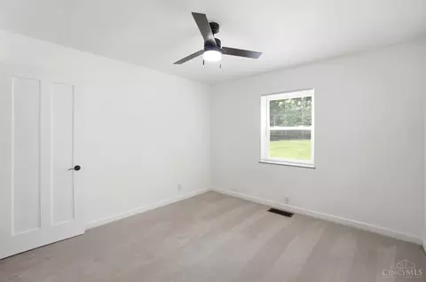 Bedroom - 6229 Fairhurst Ave, Cincinnati, OH 45213 photo 5 of 6
