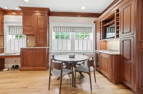 Dining - 32 Hampton Ln, Cincinnati, OH 45208 photo 4 of 4