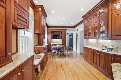 Kitchen - 32 Hampton Ln, Cincinnati, OH 45208 photo 7 of 7