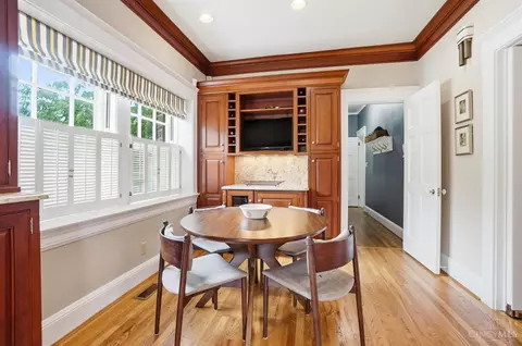 Dining - 32 Hampton Ln, Cincinnati, OH 45208 photo 3 of 4