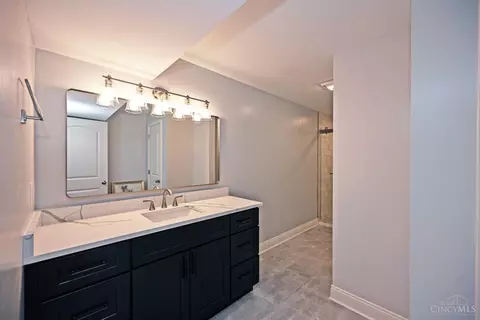 Bath - 4126 Magnolia Trce, Cincinnati, OH 45245 photo 5 of 6