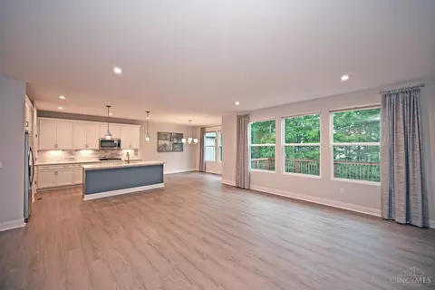 Living - 4126 Magnolia Trce, Cincinnati, OH 45245 photo 3 of 3