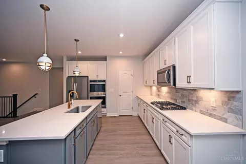 Kitchen - 4126 Magnolia Trce, Cincinnati, OH 45245 photo 1 of 5