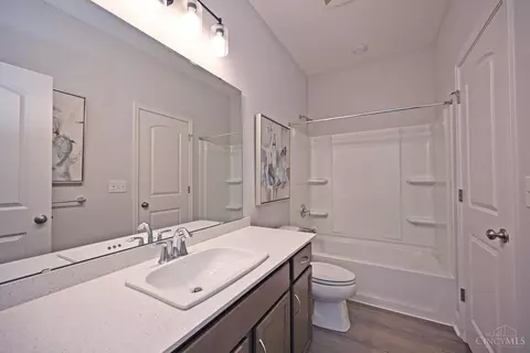 Bath - 4126 Magnolia Trce, Cincinnati, OH 45245 photo 4 of 6
