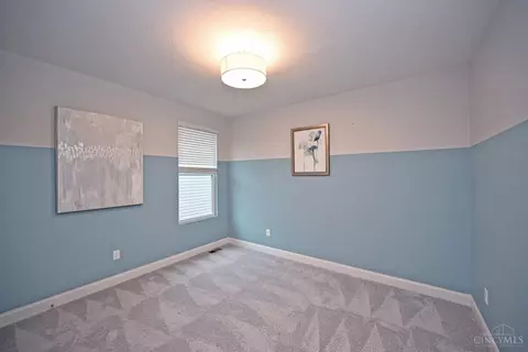 Bedroom - 4126 Magnolia Trce, Cincinnati, OH 45245 photo 4 of 10