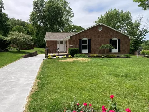 5569 Goldcrest Dr, Cincinnati, OH 45238